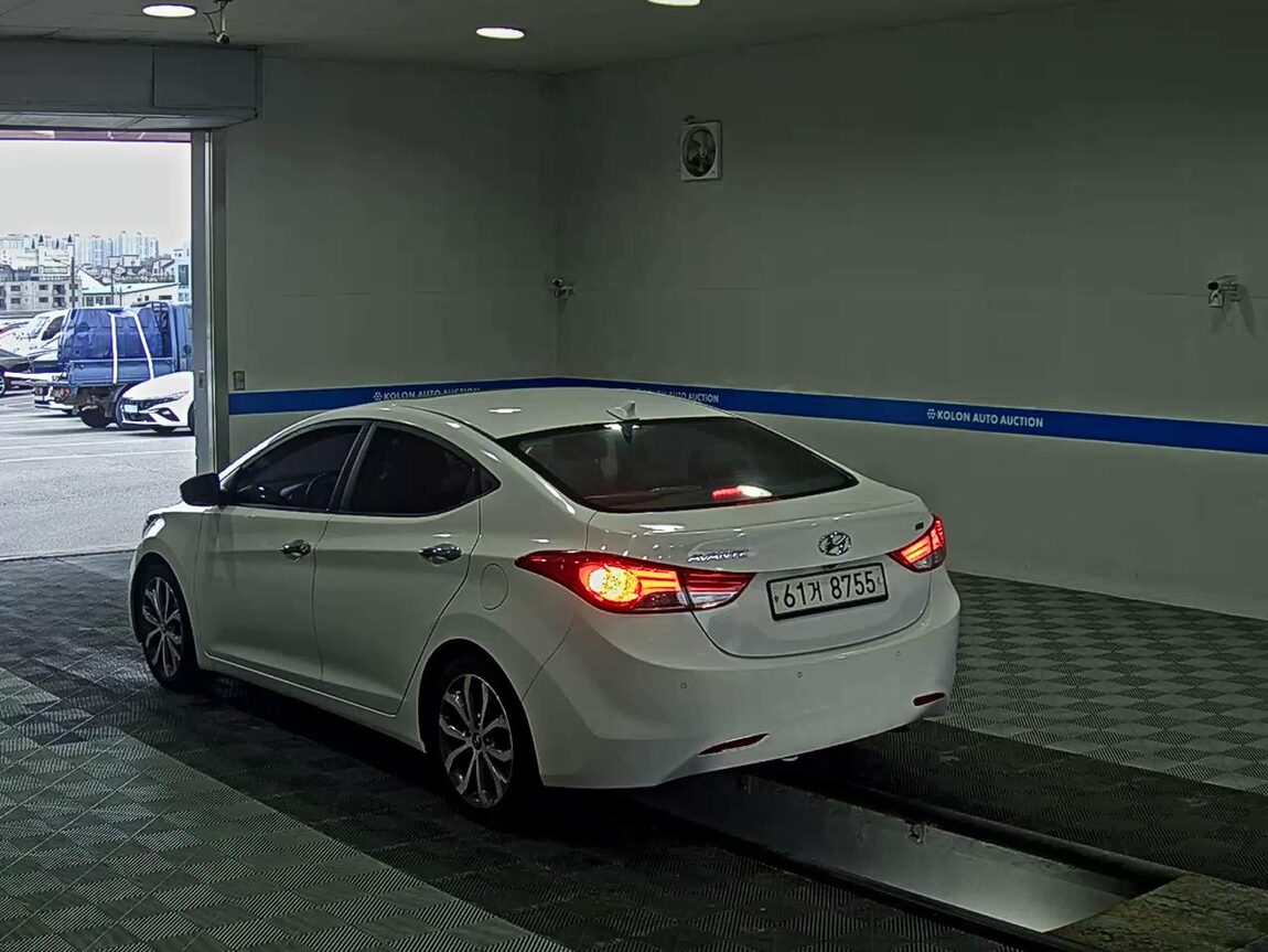 HYUNDAI AVANTE MD M16 GDi MODERN 2014 - zdjęcie 6