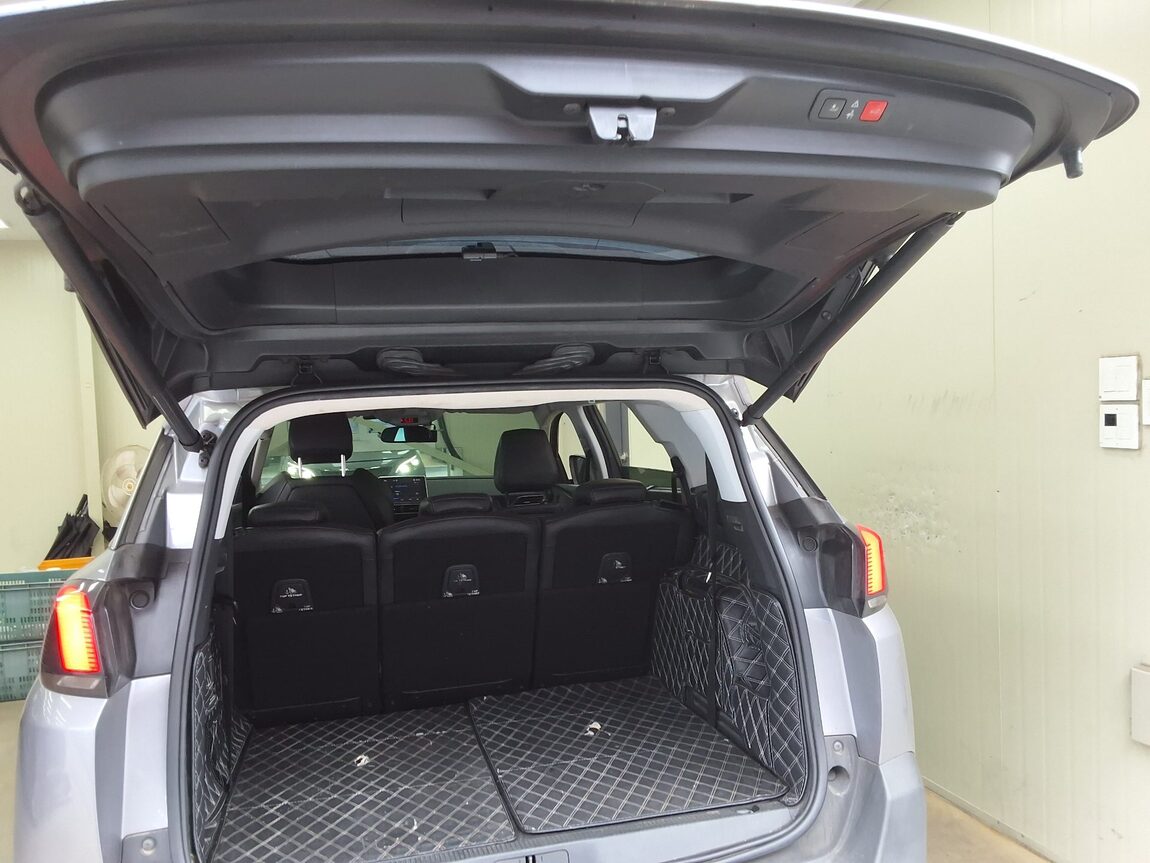 PEUGEOT 5008 (2ND GEN) 1.6 BlueHDi ALLURE 2018 - zdjęcie 16