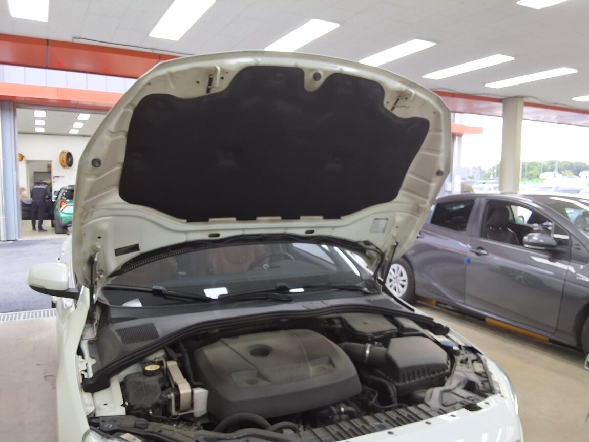 VOLVO S60 (2ND GEN) T5 SUMMUM 2018 - zdjęcie 18