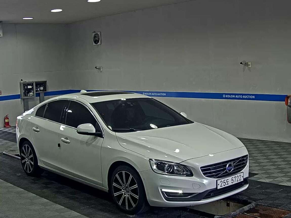 VOLVO S60 (2ND GEN) T5 SUMMUM 2018 - zdjęcie 3