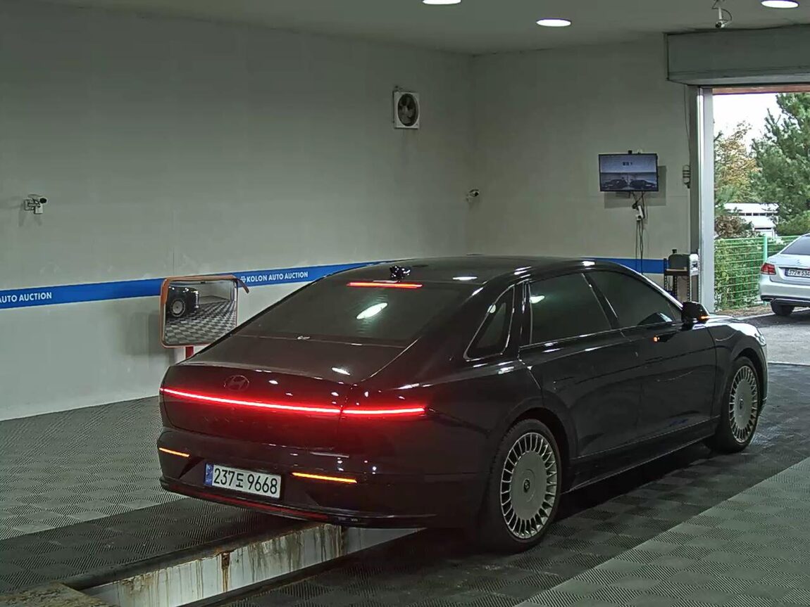 HYUNDAI THE ALL NEW GRANDEUR GASOLINE 3.5 AWD CALLIGRAPHY BLACK INK 2025 - zdjęcie 5