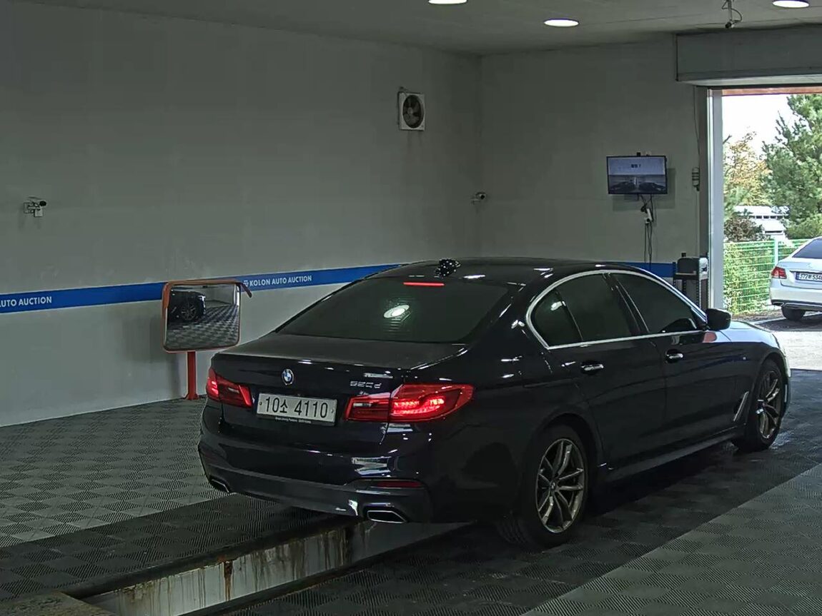 BMW 5 SERIES (7TH GEN) 520d M SPORT PACK PLUS 2018 - zdjęcie 5
