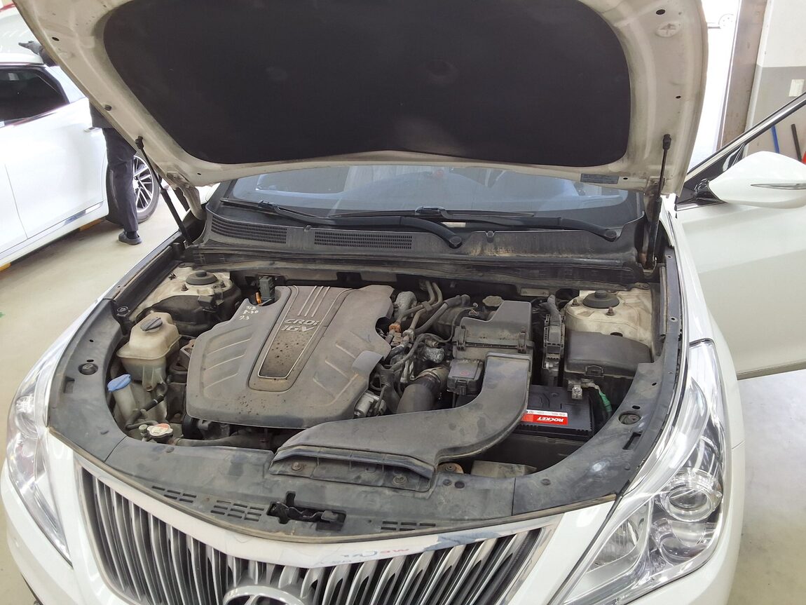 HYUNDAI GRANDEUR HG DIESEL HG 220 PREMIUM 2016 - zdjęcie 19