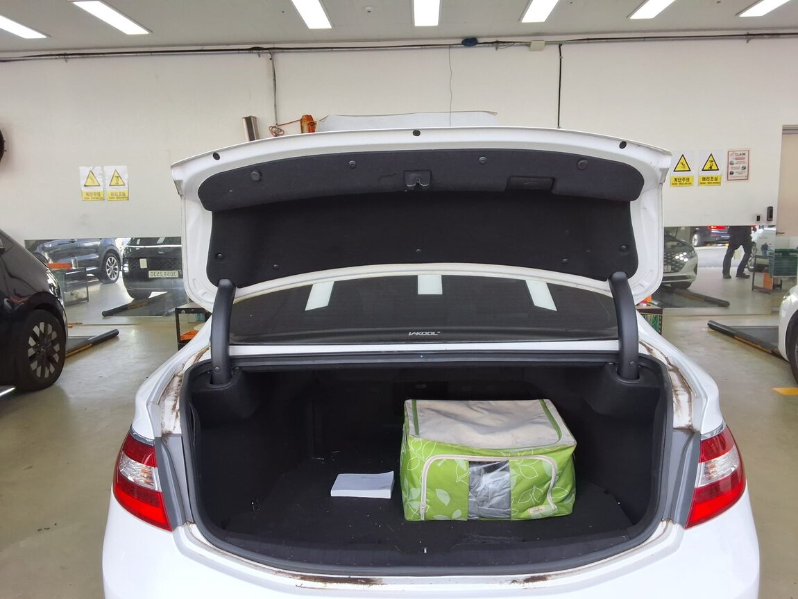 HYUNDAI GRANDEUR HG DIESEL HG 220 PREMIUM 2016 - zdjęcie 15