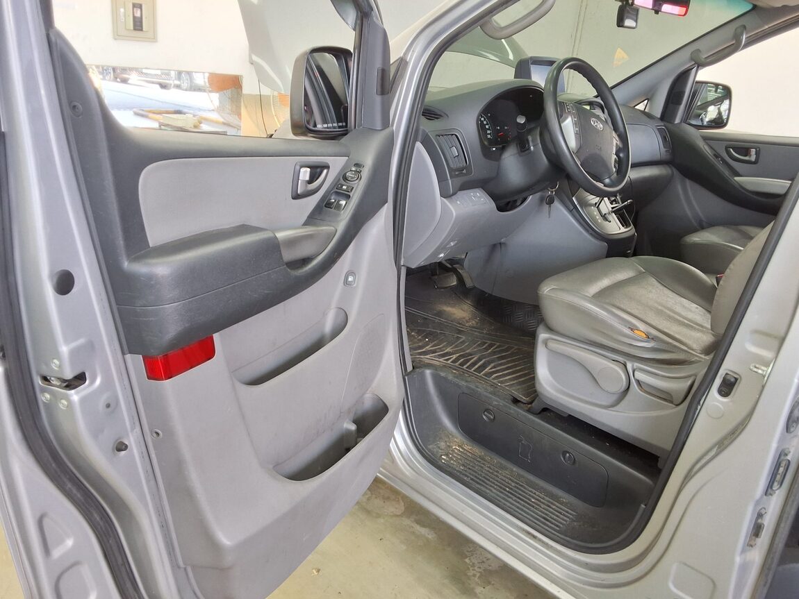 HYUNDAI GRAND STAREX 11-SEATER DIESEL CVX LUXURY 2013 - zdjęcie 10