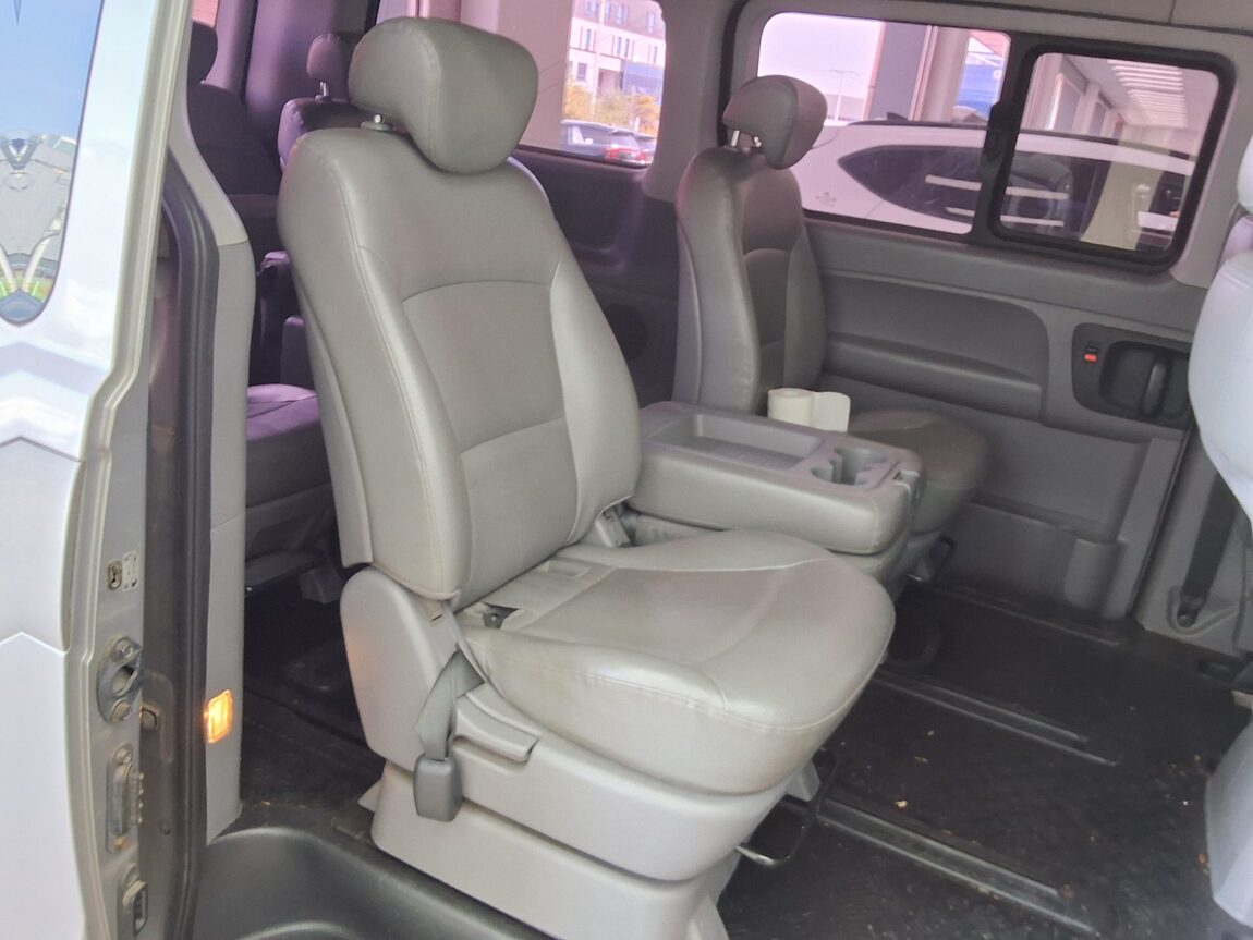 HYUNDAI GRAND STAREX 11-SEATER DIESEL CVX LUXURY 2013 - zdjęcie 13