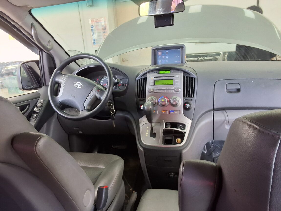 HYUNDAI GRAND STAREX 11-SEATER DIESEL CVX LUXURY 2013 - zdjęcie 11