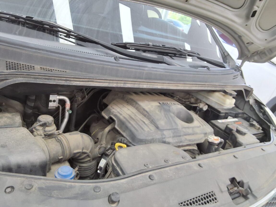 HYUNDAI GRAND STAREX 11-SEATER DIESEL CVX LUXURY 2013 - zdjęcie 18
