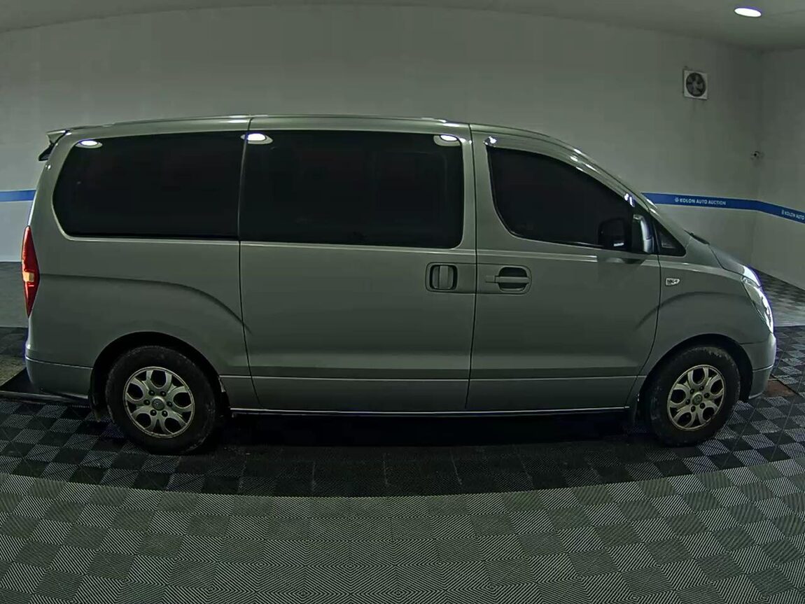 HYUNDAI GRAND STAREX 11-SEATER DIESEL CVX LUXURY 2013 - zdjęcie 4