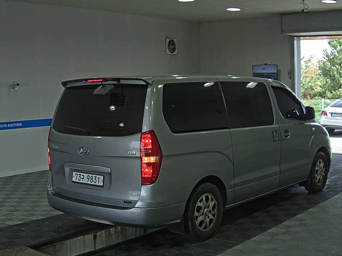 HYUNDAI GRAND STAREX 11-SEATER DIESEL CVX LUXURY 2013 - zdjęcie 5