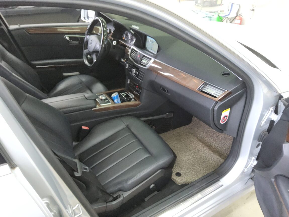 MERCEDES-BENZ E-CLASS (4TH GEN) E300 ELEGANCE 2011 - zdjęcie 14