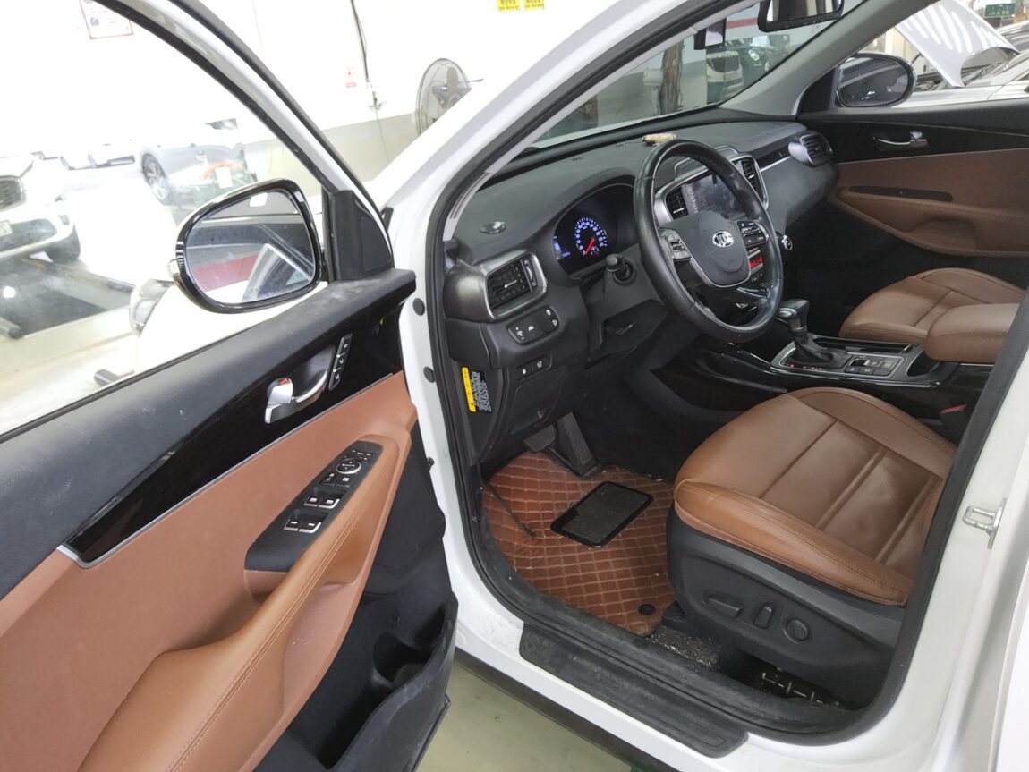 KIA THE NEW SORENTO DIESEL R2.0 2WD NOBLESSE 2020 - zdjęcie 10
