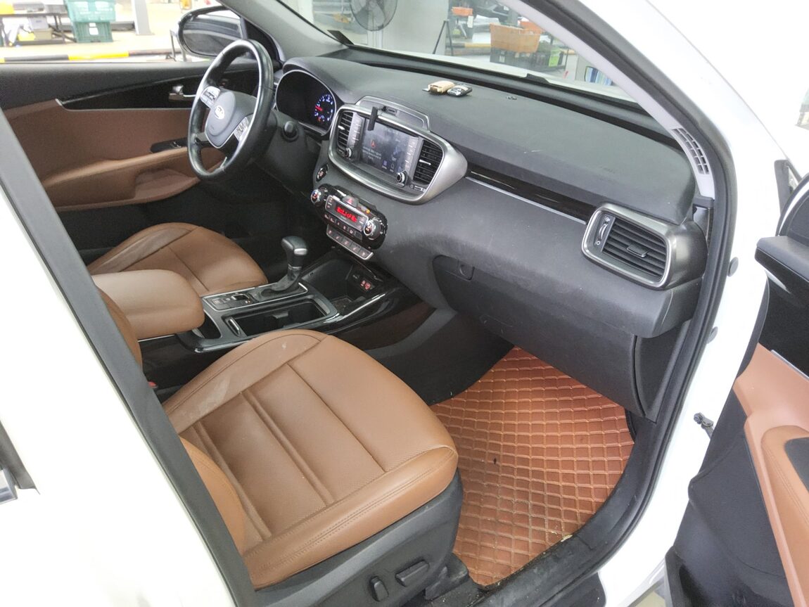 KIA THE NEW SORENTO DIESEL R2.0 2WD NOBLESSE 2020 - zdjęcie 14