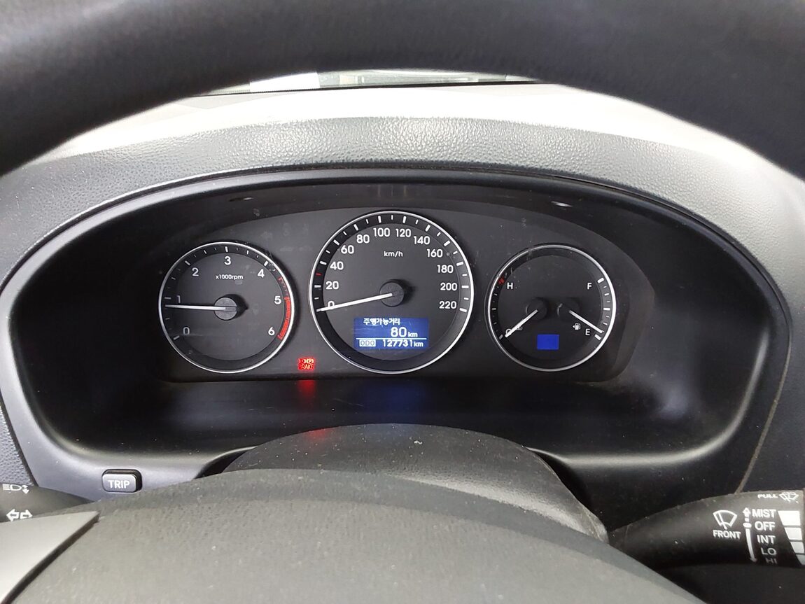 HYUNDAI GRAND STAREX 3-SEATER DIESEL VAN MODERN 2018 - zdjęcie 9