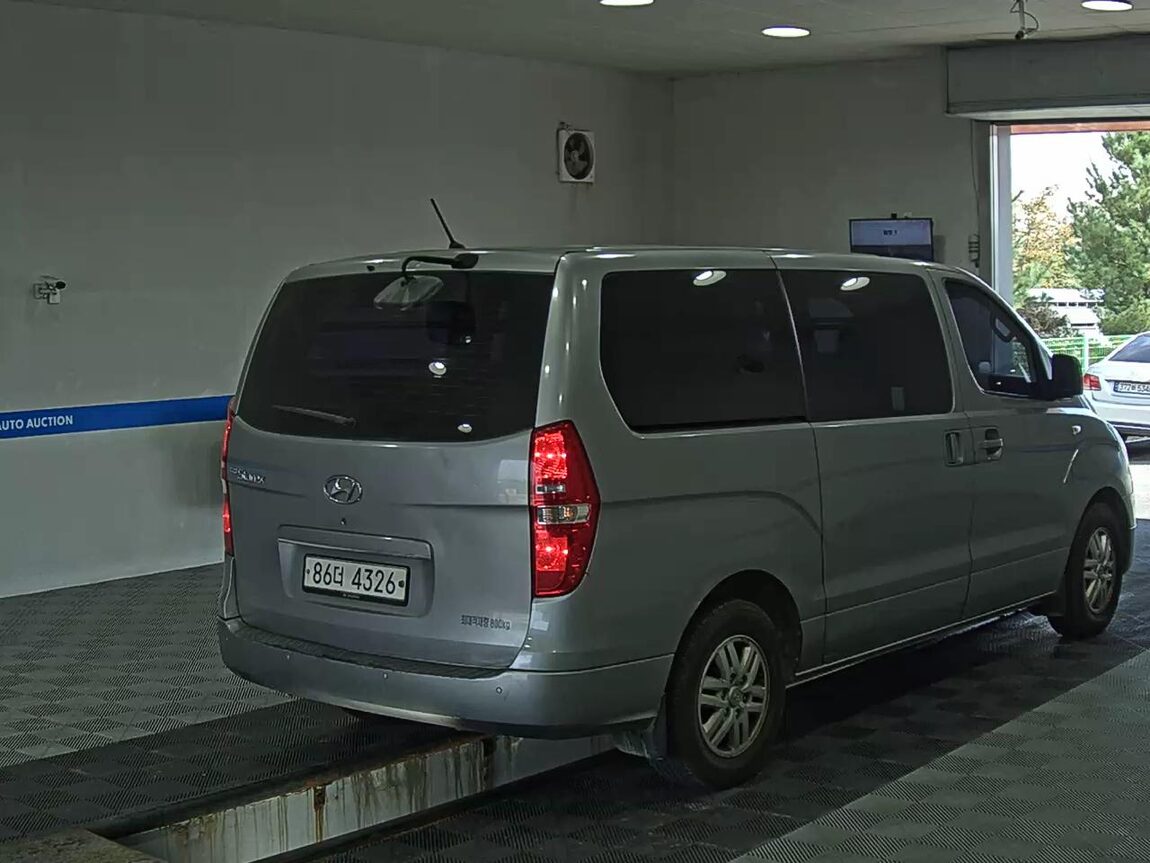 HYUNDAI GRAND STAREX 3-SEATER DIESEL VAN MODERN 2018 - zdjęcie 5
