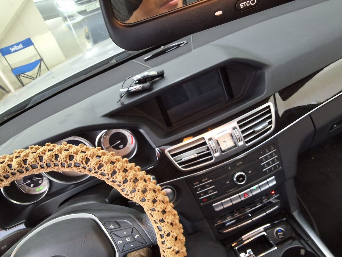 MERCEDES-BENZ E-CLASS (4TH GEN) E220 CDI BLUETEC AVANTGARDE 2016 - zdjęcie 25