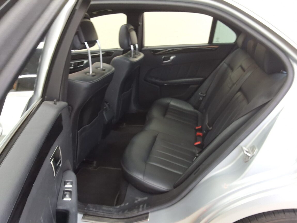 MERCEDES-BENZ E-CLASS (4TH GEN) E220 CDI BLUETEC AVANTGARDE 2016 - zdjęcie 13