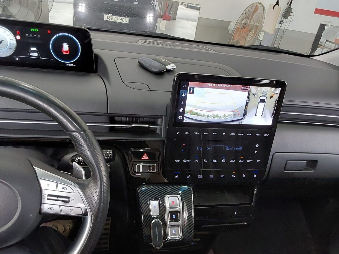 HYUNDAI STARIA 3.5 LPG LOUNGE 7-SEATER INSPIRATION 2022 - zdjęcie 17