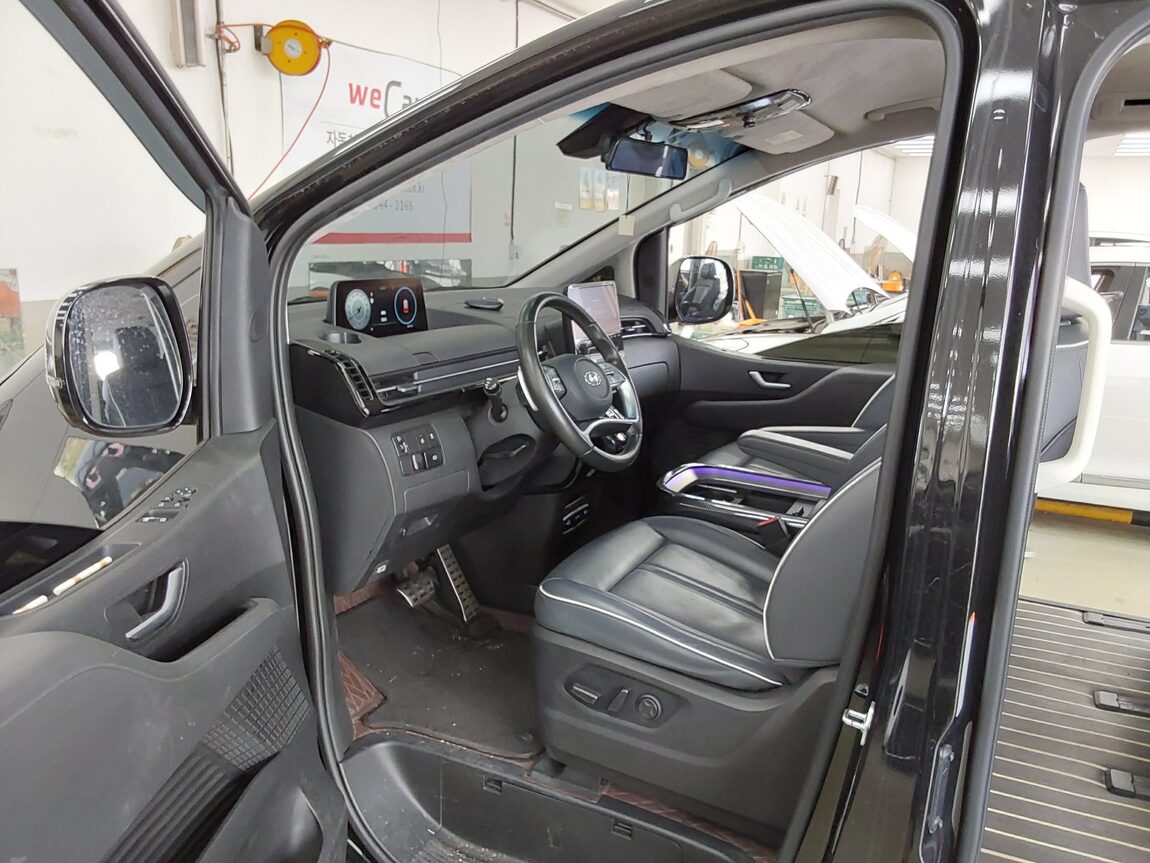HYUNDAI STARIA 3.5 LPG LOUNGE 7-SEATER INSPIRATION 2022 - zdjęcie 10