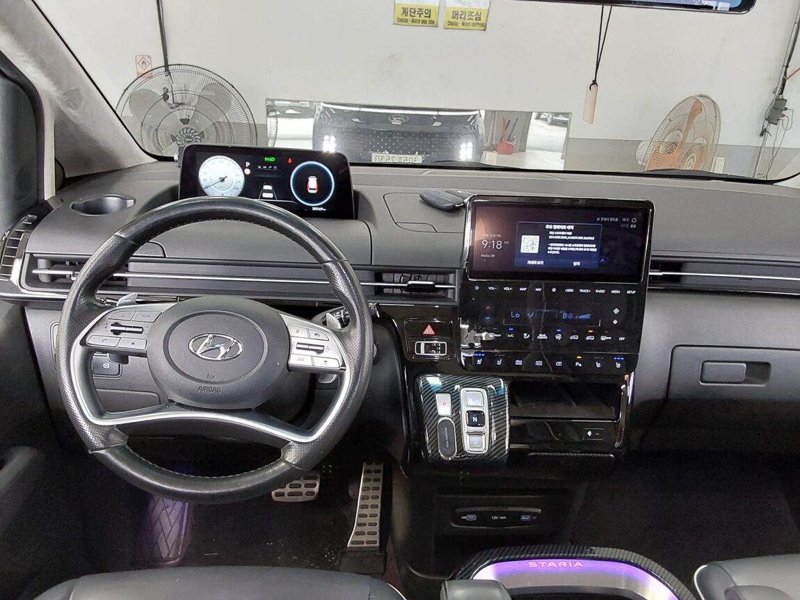 HYUNDAI STARIA 3.5 LPG LOUNGE 7-SEATER INSPIRATION 2022 - zdjęcie 11
