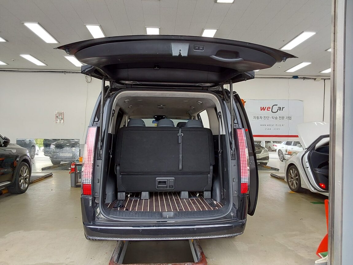 HYUNDAI STARIA 3.5 LPG LOUNGE 7-SEATER INSPIRATION 2022 - zdjęcie 15