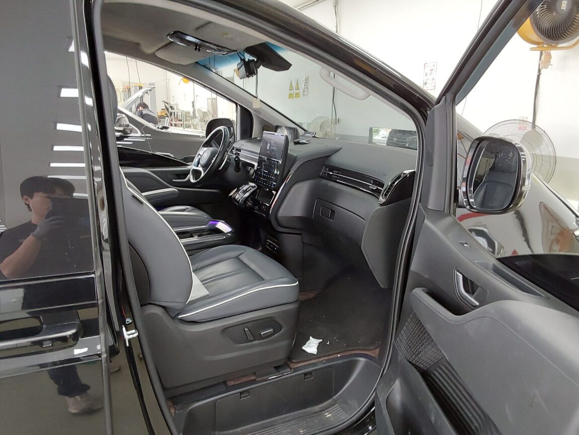 HYUNDAI STARIA 3.5 LPG LOUNGE 7-SEATER INSPIRATION 2022 - zdjęcie 14