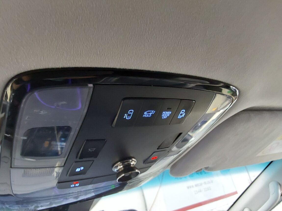 HYUNDAI STARIA 3.5 LPG LOUNGE 7-SEATER INSPIRATION 2022 - zdjęcie 20