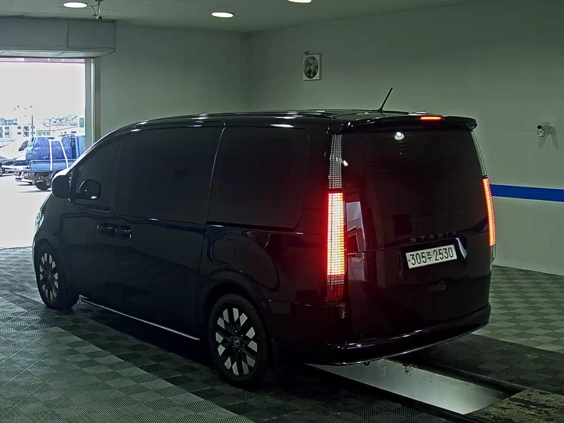 HYUNDAI STARIA 3.5 LPG LOUNGE 7-SEATER INSPIRATION 2022 - zdjęcie 6