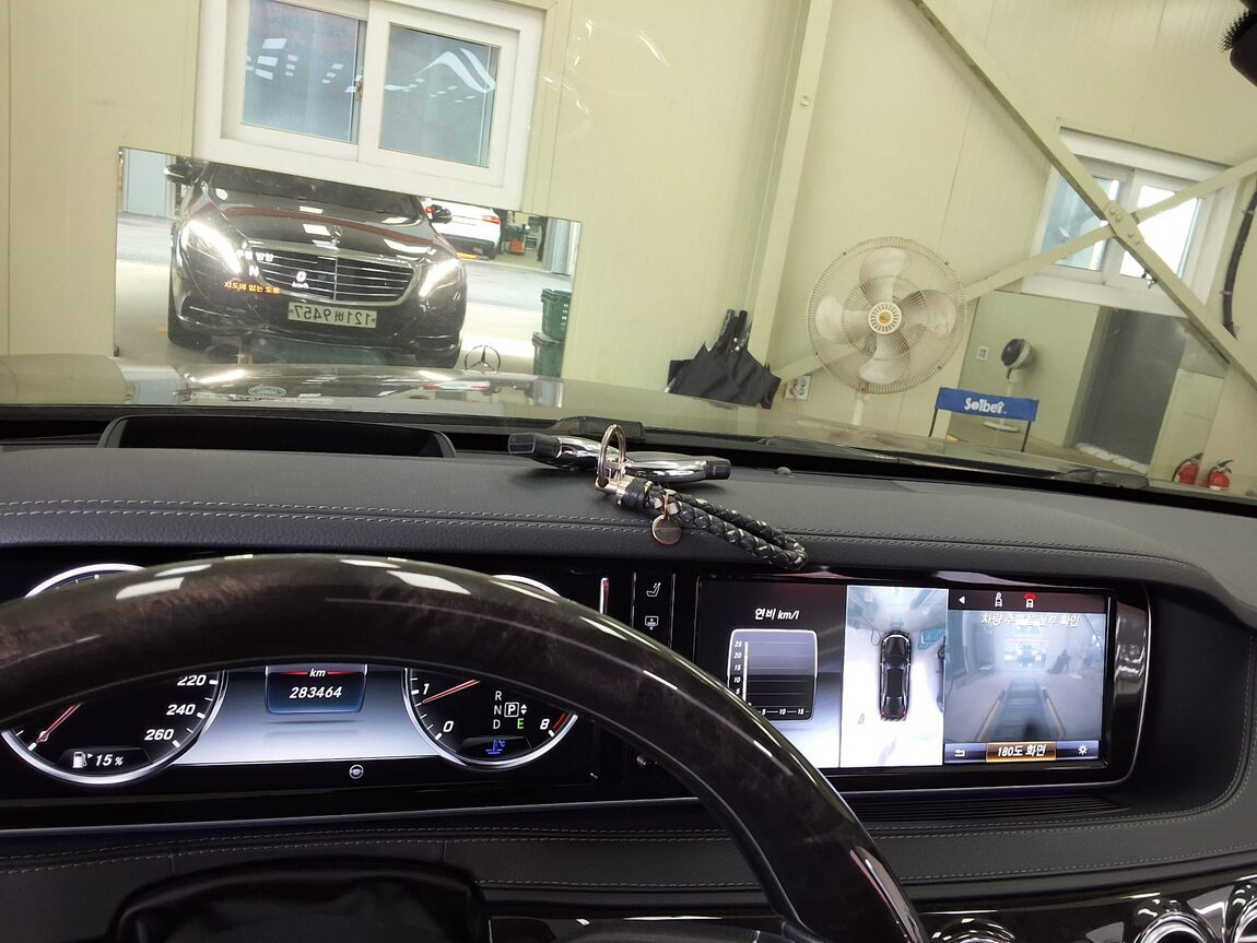 MERCEDES-BENZ S-CLASS (6TH GEN) S400L 4MATIC 2016 - zdjęcie 24