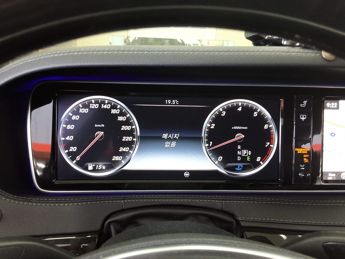 MERCEDES-BENZ S-CLASS (6TH GEN) S400L 4MATIC 2016 - zdjęcie 25