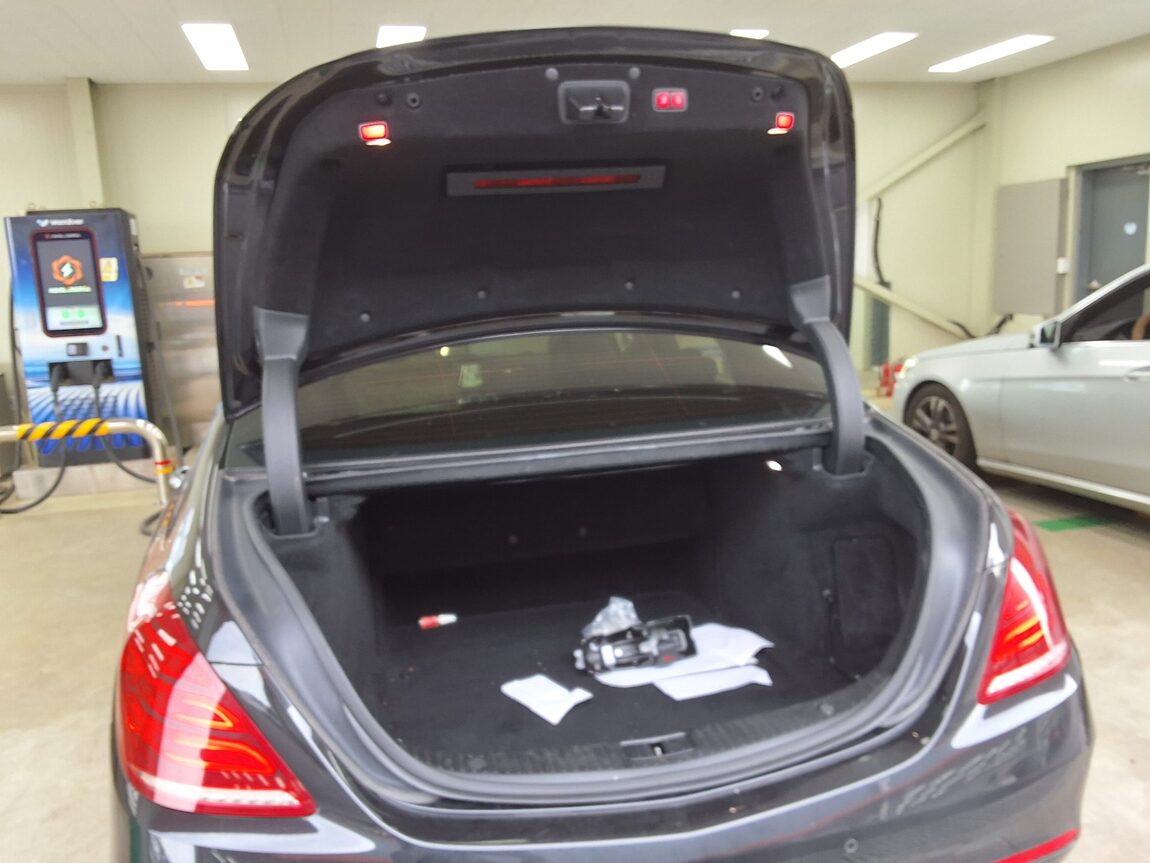 MERCEDES-BENZ S-CLASS (6TH GEN) S400L 4MATIC 2016 - zdjęcie 16