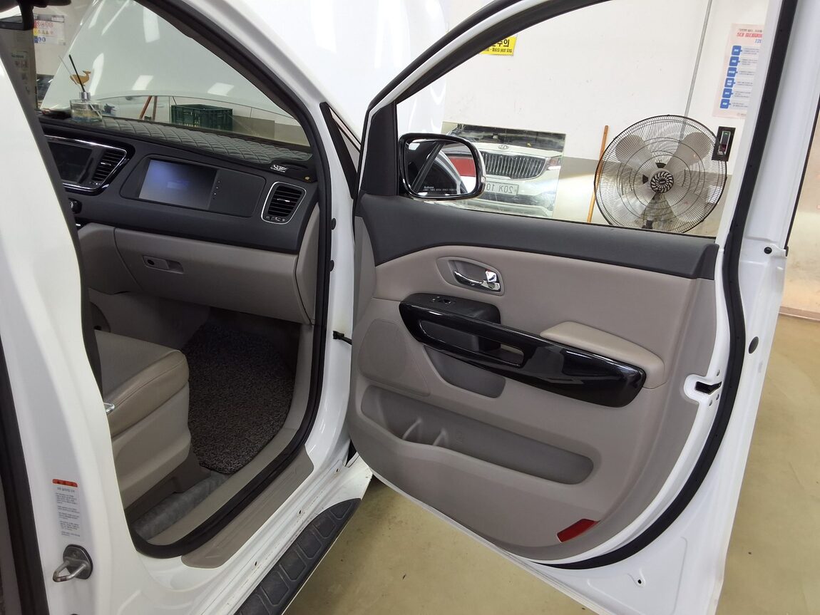 KIA ALL NEW CARNIVAL 9-SEATER DIESEL PRESTIGE 2016 - zdjęcie 14
