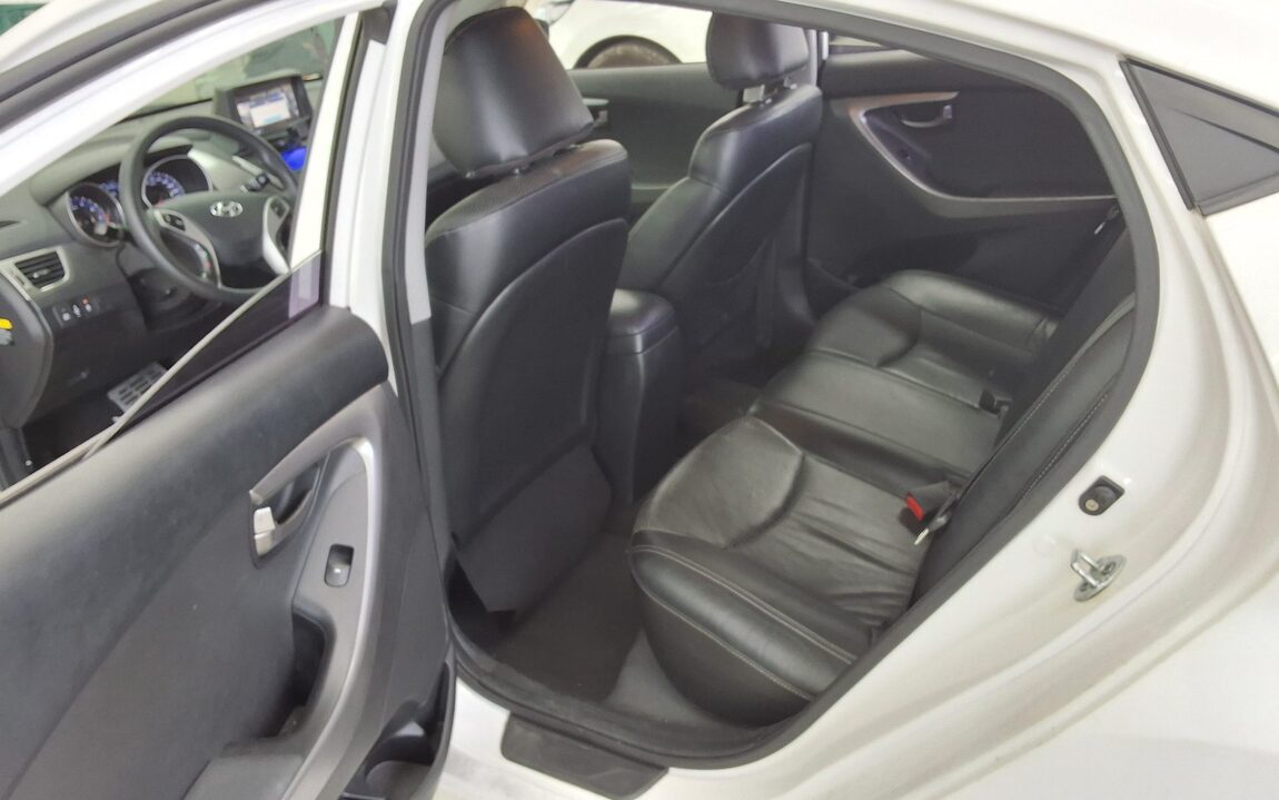 HYUNDAI AVANTE MD M16 GDi DELUXE 2012 - zdjęcie 12