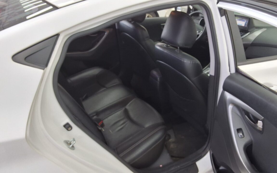 HYUNDAI AVANTE MD M16 GDi DELUXE 2012 - zdjęcie 13