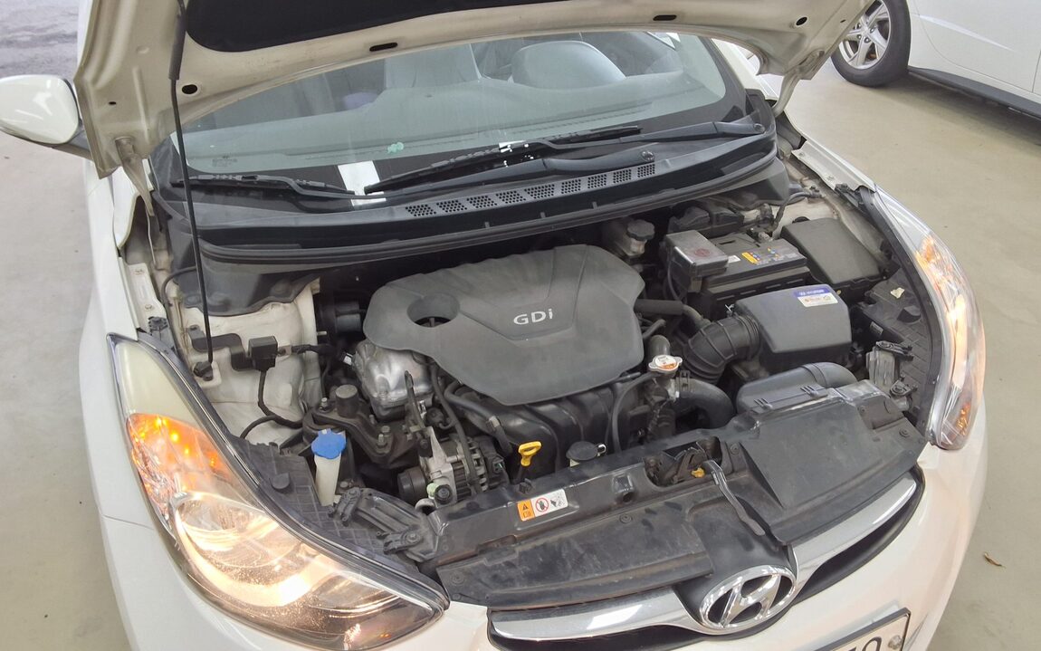 HYUNDAI AVANTE MD M16 GDi DELUXE 2012 - zdjęcie 21