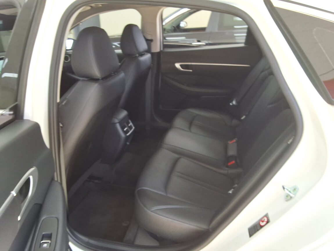 HYUNDAI SONATA (DN8) G2.0 MODERN 2022 - zdjęcie 13
