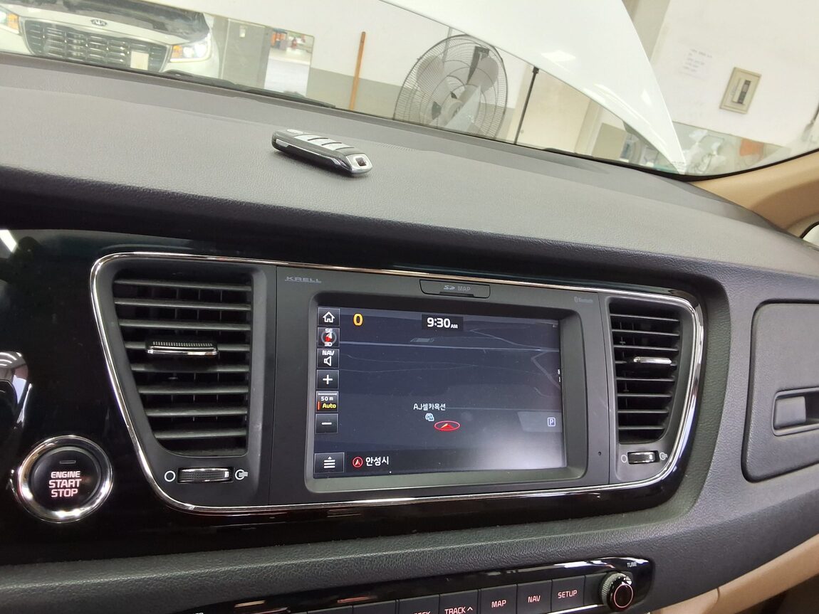 KIA THE NEW CARNIVAL HI-LIMOUSINE 7-SEATER DIESEL PRESIDENT 2019 - zdjęcie 17