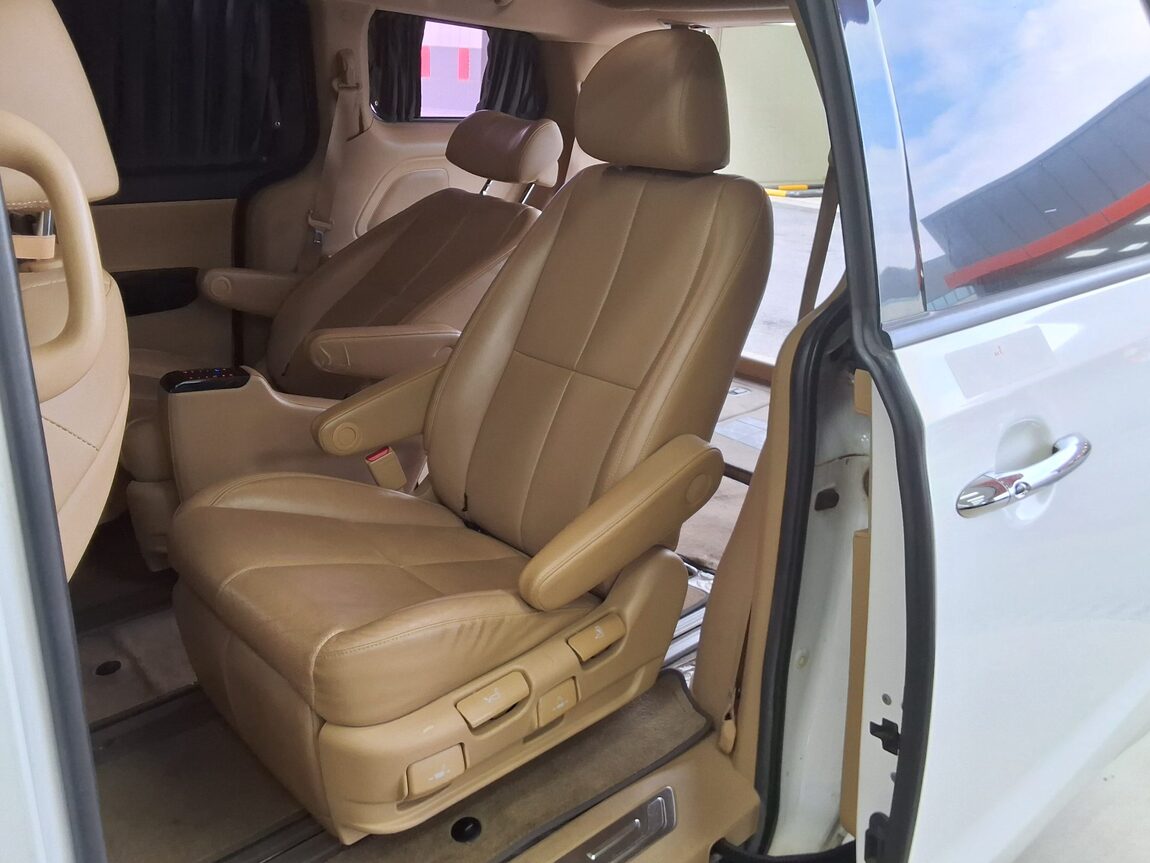 KIA THE NEW CARNIVAL HI-LIMOUSINE 7-SEATER DIESEL PRESIDENT 2019 - zdjęcie 12