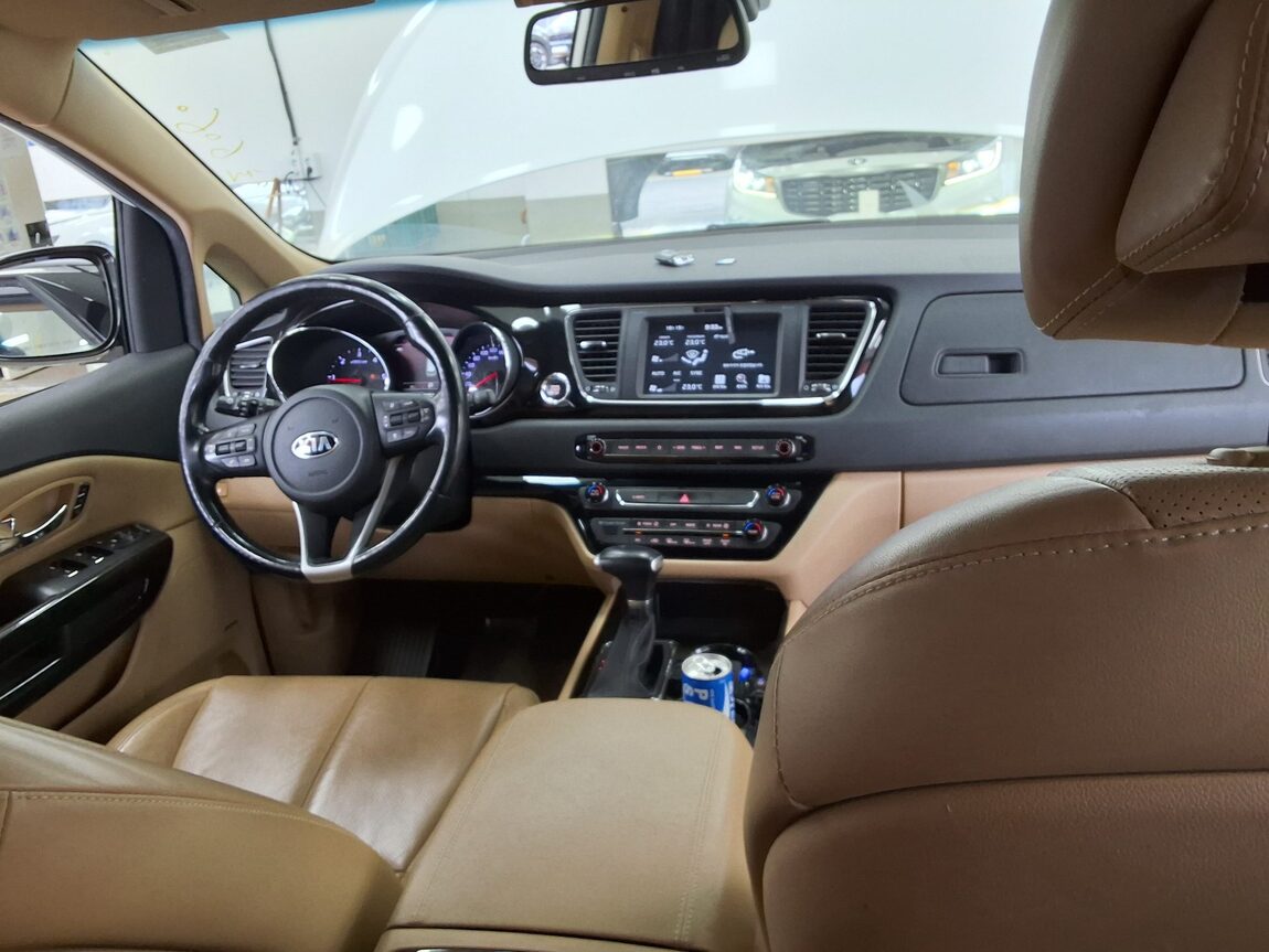 KIA THE NEW CARNIVAL HI-LIMOUSINE 7-SEATER DIESEL PRESIDENT 2019 - zdjęcie 11
