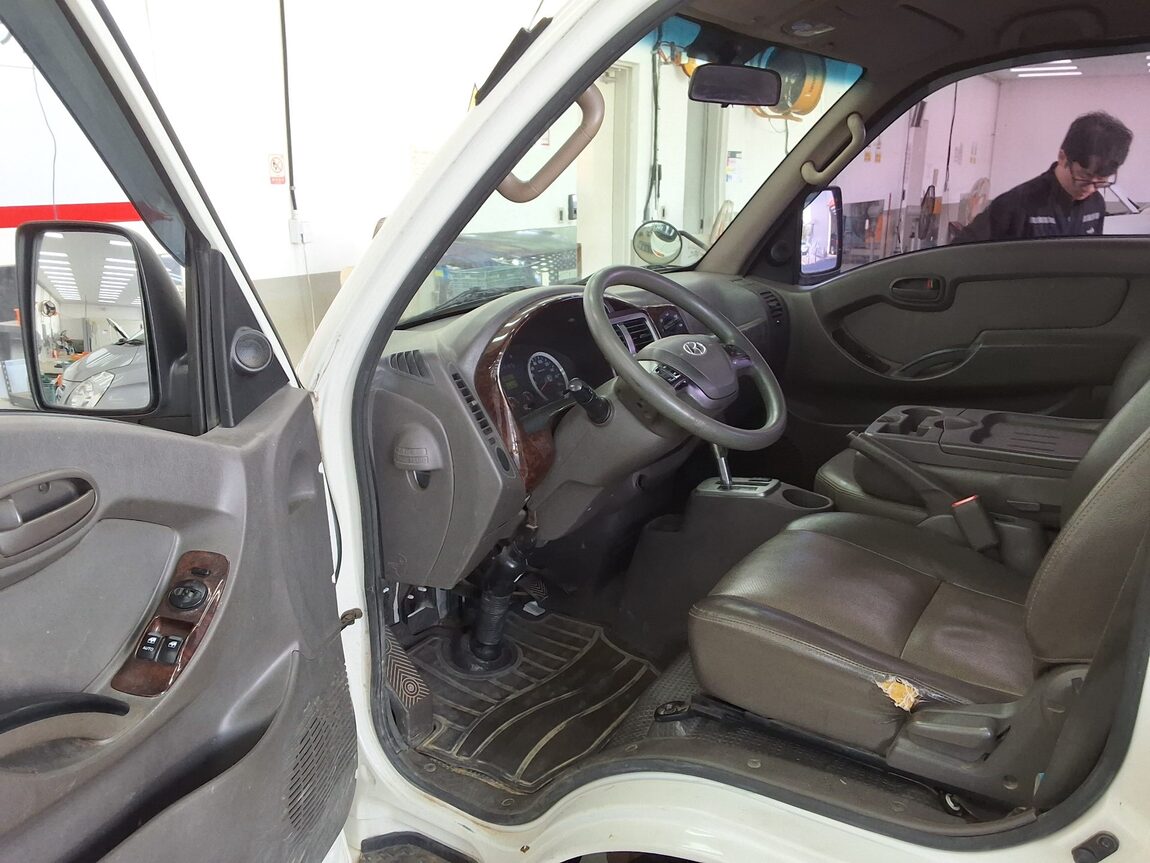 HYUNDAI PORTER II CRDi SUPER CAB EXTRA LONG WHEELBASE HIGH SUPER 2015 - zdjęcie 10