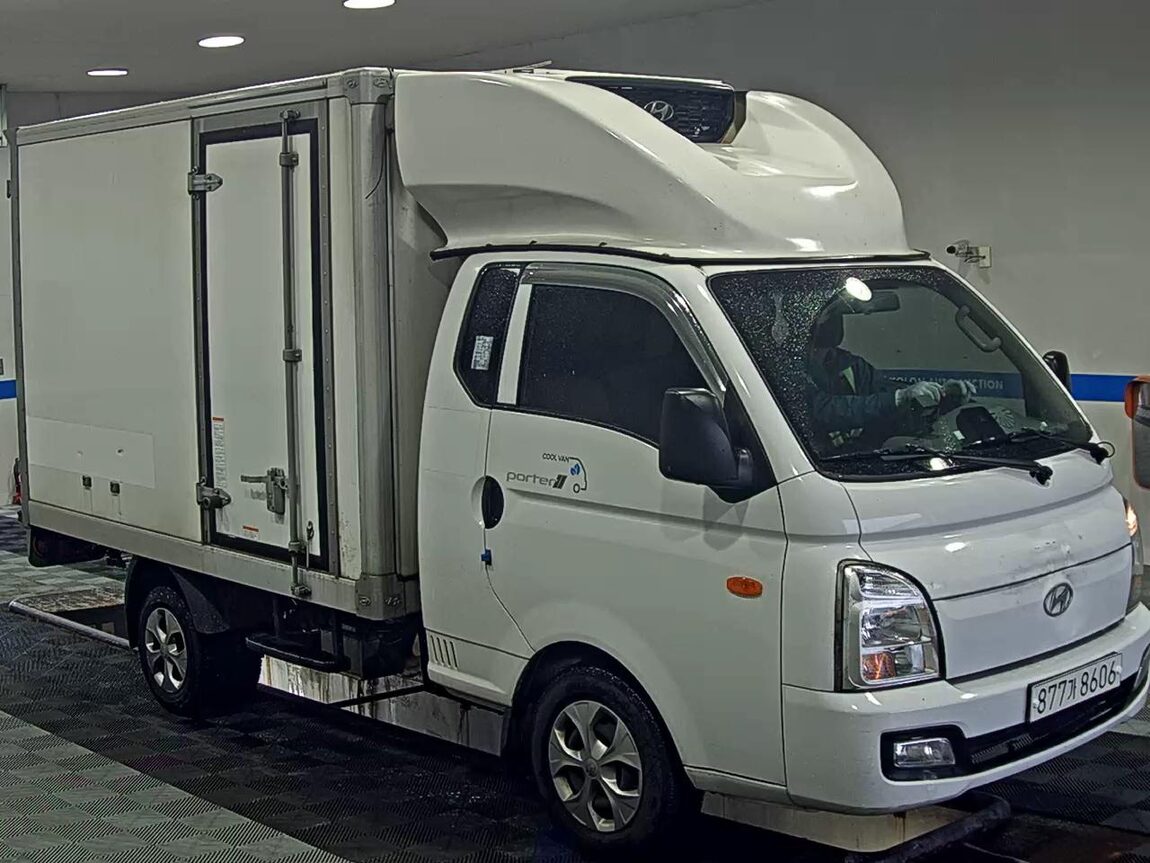 HYUNDAI PORTER II HIGH-ROOF REFRIGERATED BOX TRUCK LPG SUPER CAB 2025 - zdjęcie 3