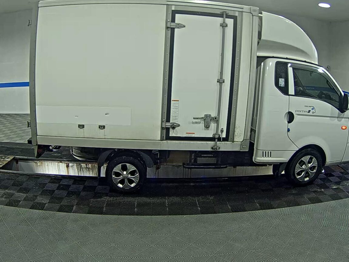 HYUNDAI PORTER II HIGH-ROOF REFRIGERATED BOX TRUCK LPG SUPER CAB 2025 - zdjęcie 4