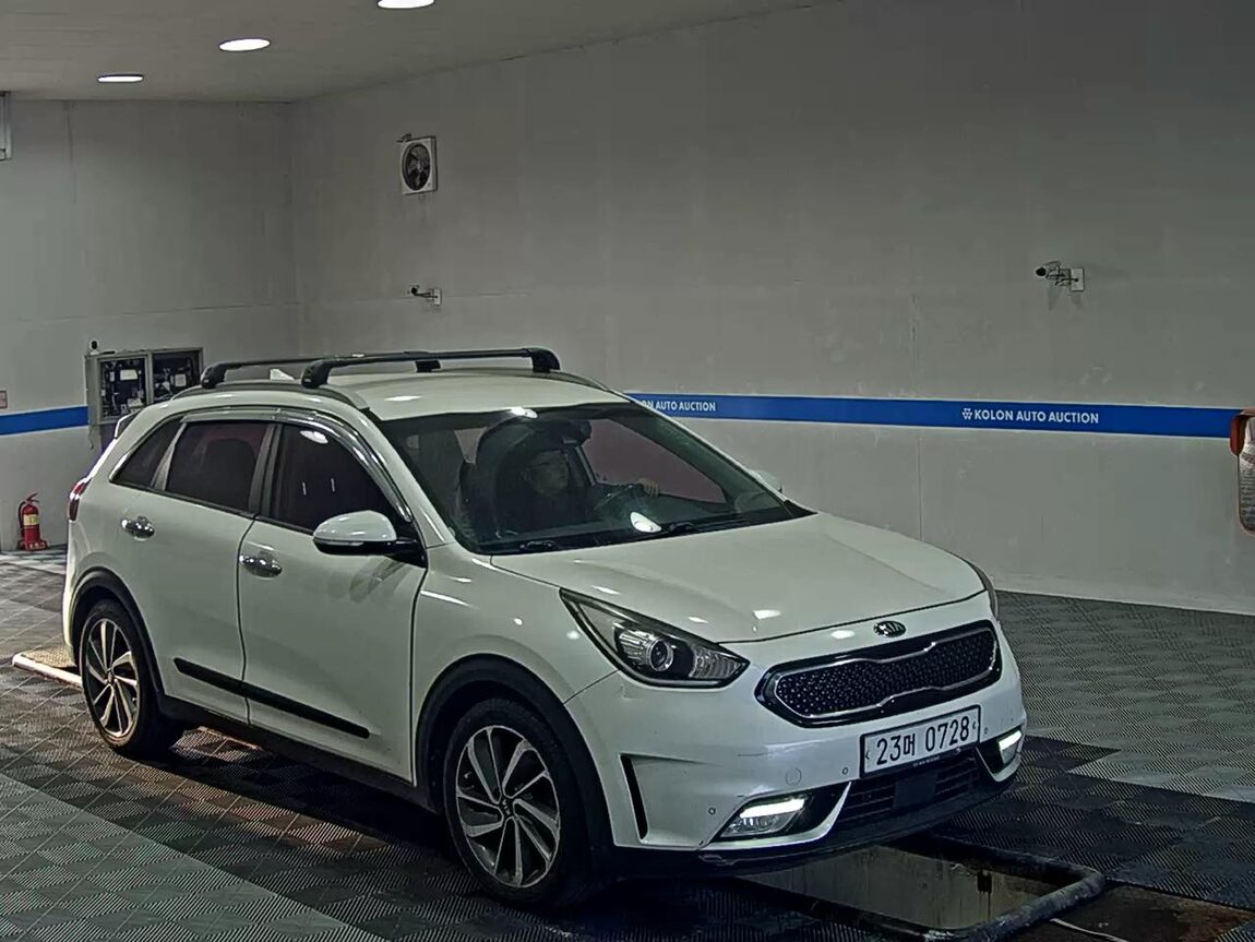 KIA NIRO 1.6 HYBRID NOBLESSE 2017 - zdjęcie 3