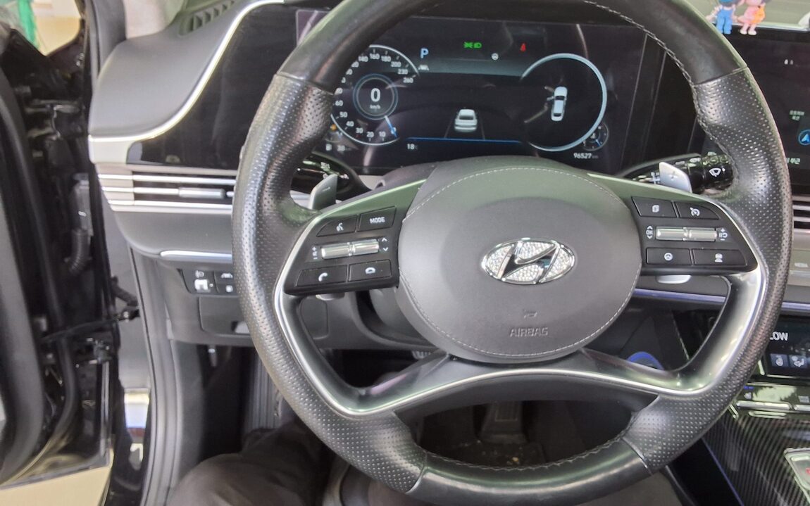 HYUNDAI THE NEW GRANDEUR IG GASOLINE 3.3 CALLIGRAPHY 2020 - zdjęcie 17