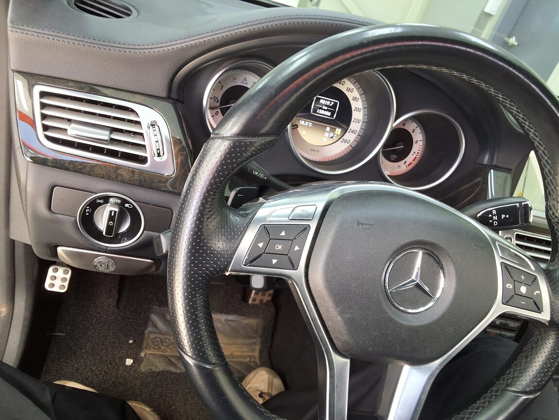 MERCEDES-BENZ CLS-CLASS (2ND GEN) CLS350 BLUEEFFICIENCY 2012 - zdjęcie 23