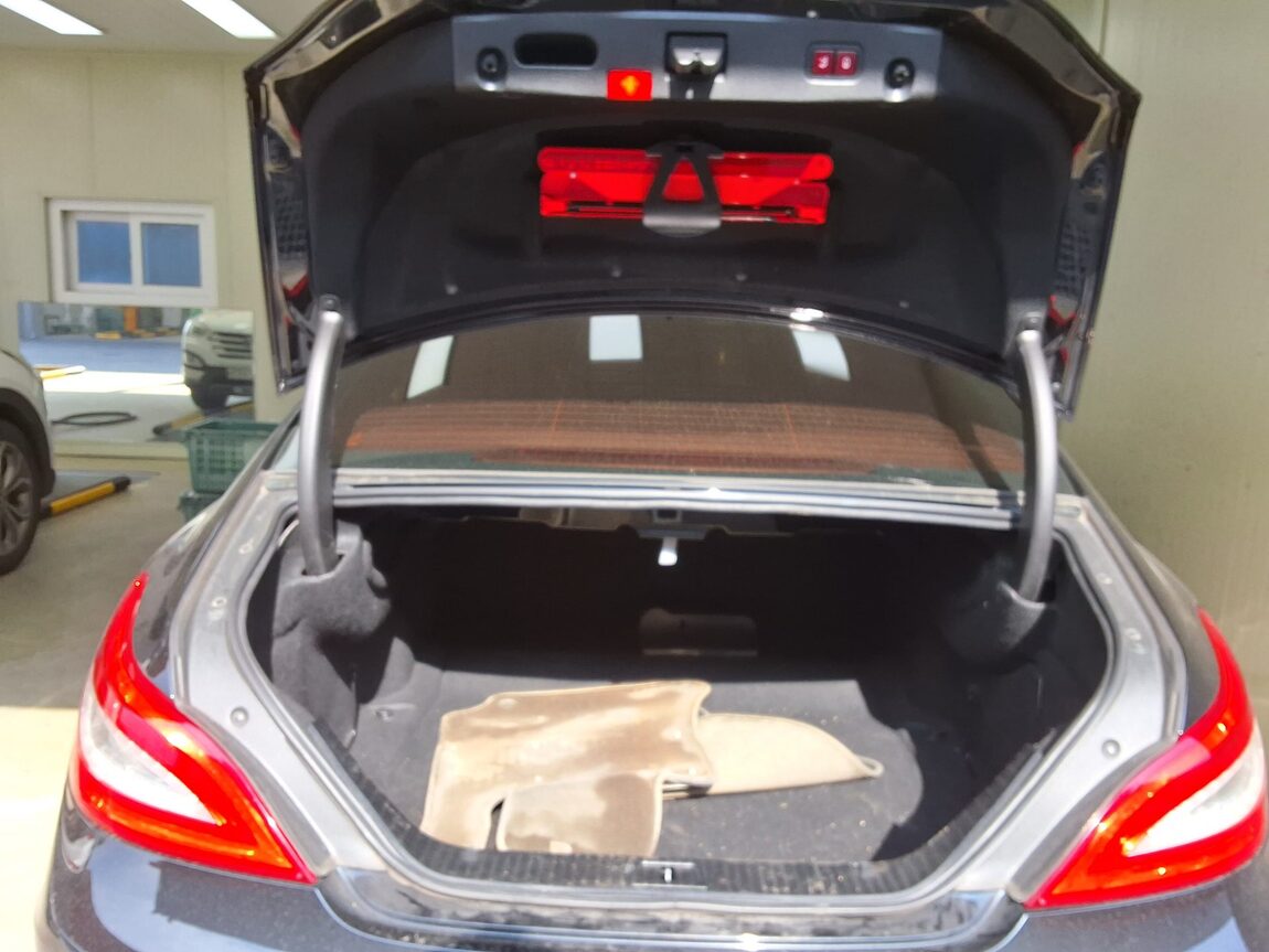MERCEDES-BENZ CLS-CLASS (2ND GEN) CLS350 BLUEEFFICIENCY 2012 - zdjęcie 16