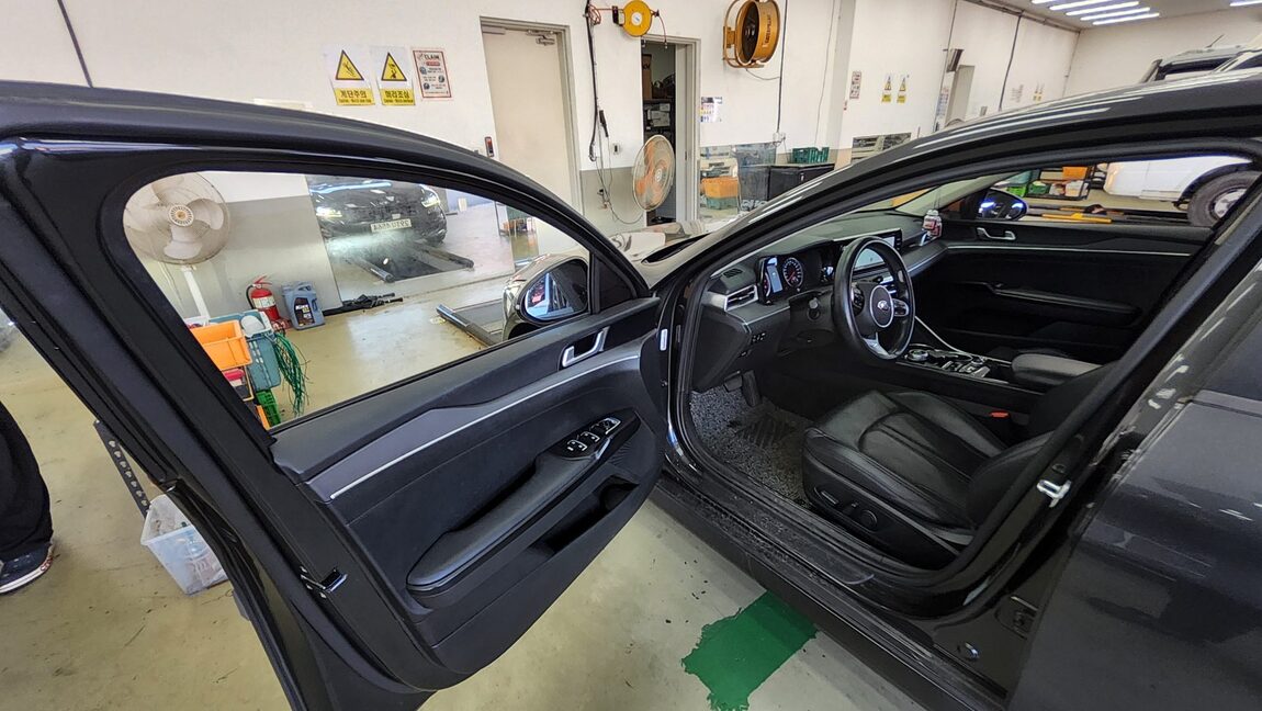 KIA NEW K5 (DL3) 2.0 GASOLINE PRESTIGE 2021 - zdjęcie 10