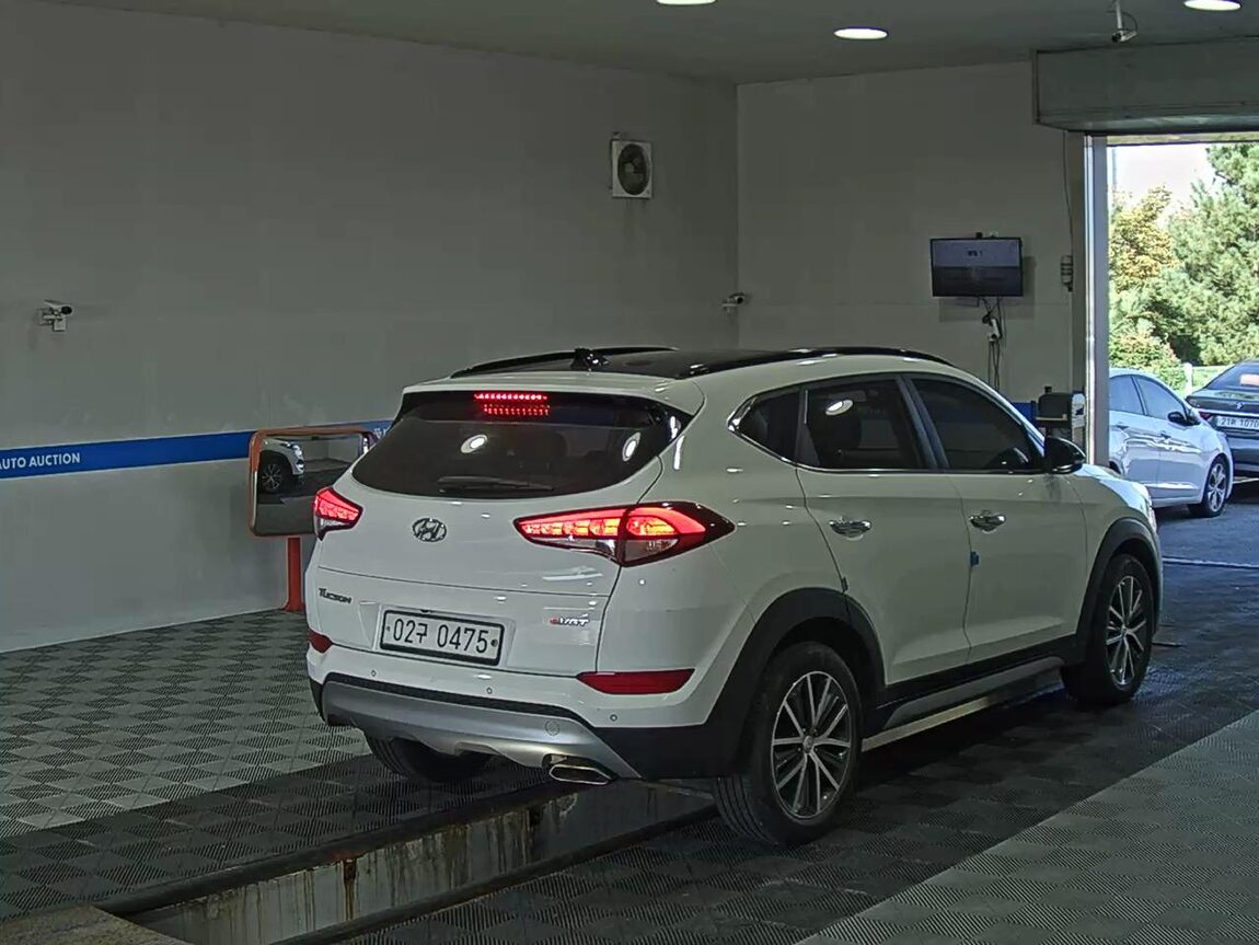 HYUNDAI ALL NEW TUCSON DIESEL 1.7 2WD STYLE FEVER 2017 - zdjęcie 5