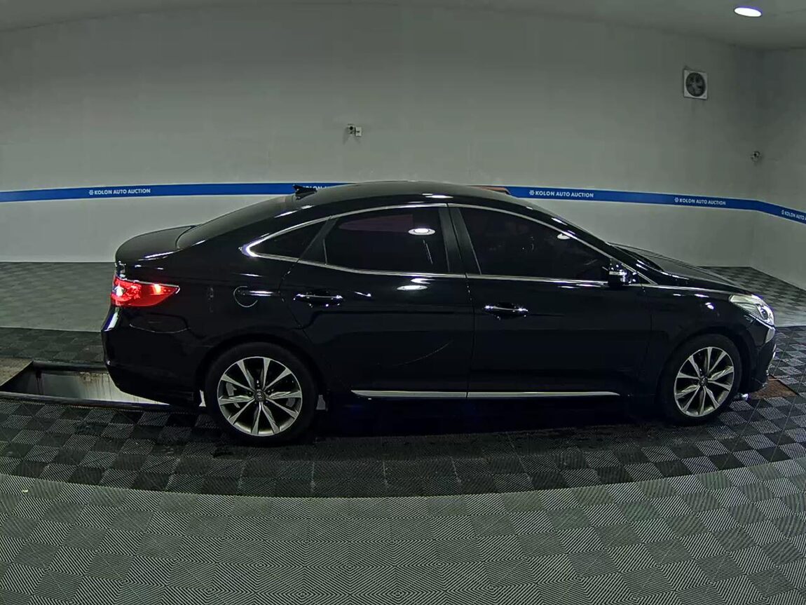 HYUNDAI GRANDEUR HG HG 300 PREMIUM COLLECTION 2017 - zdjęcie 4