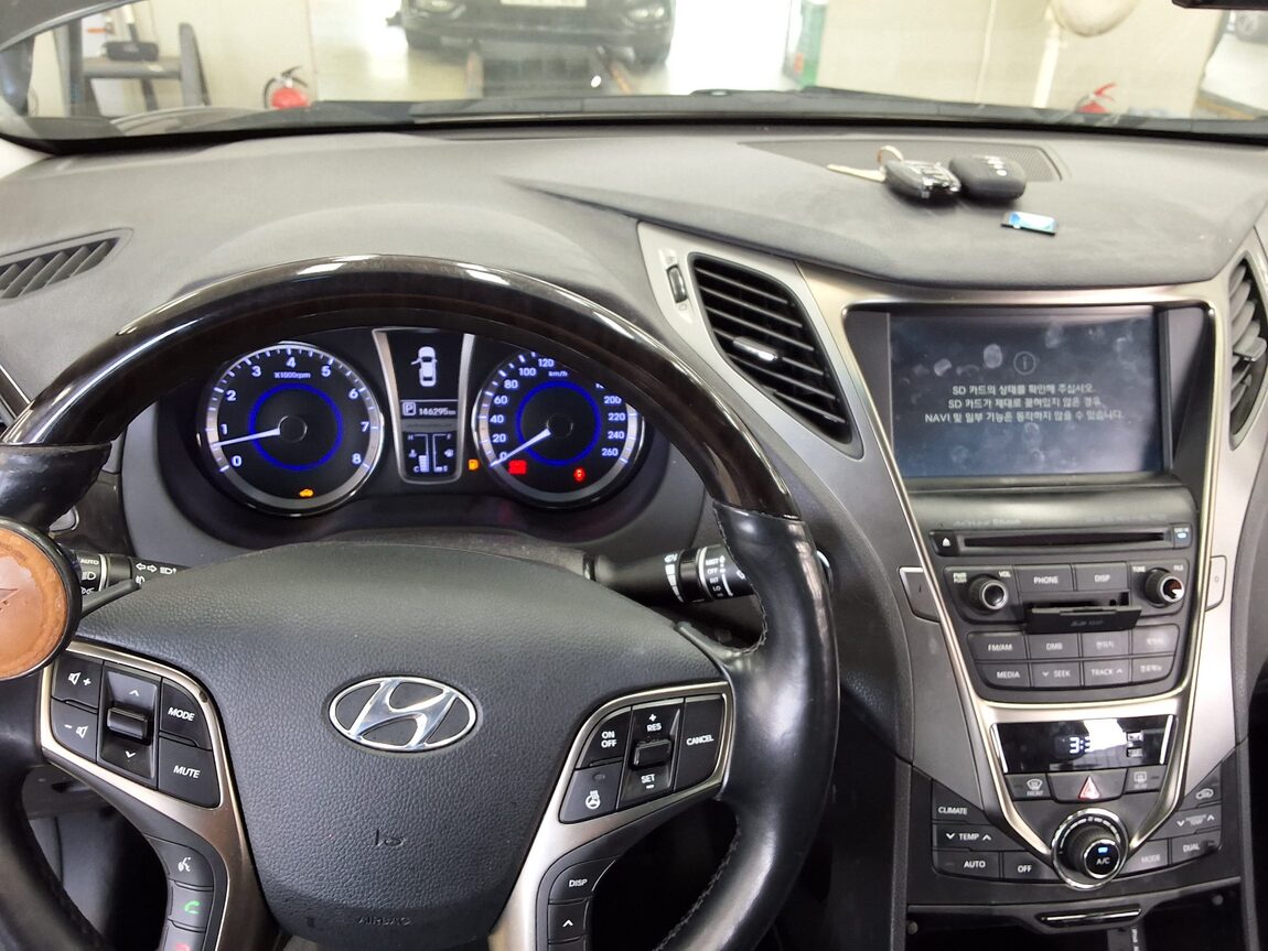 HYUNDAI GRANDEUR HG HG 300 PREMIUM 2014 - zdjęcie 18
